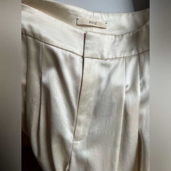 $625 RHIÉ Pants - Picture 5 of 7